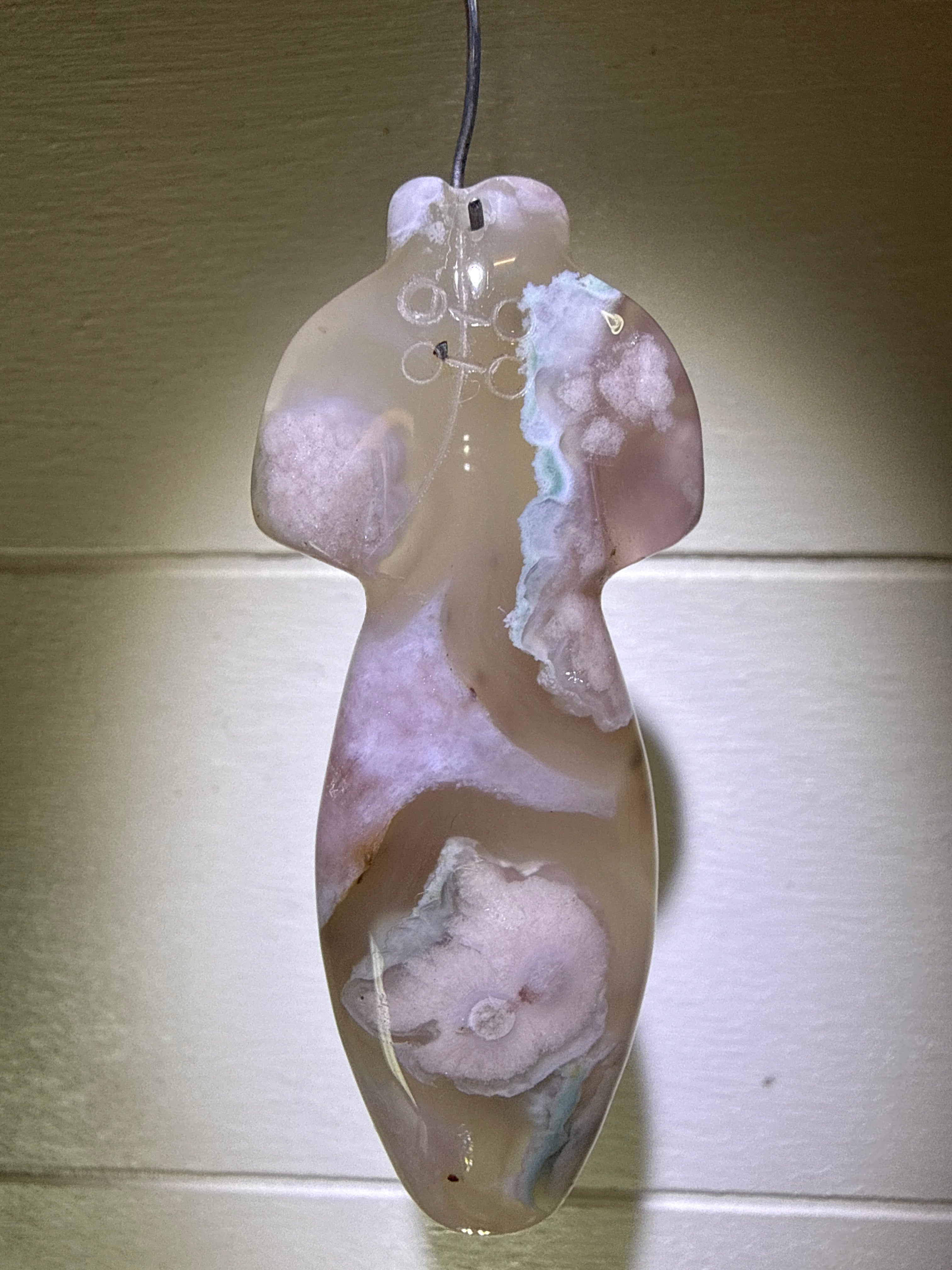 Flower Agate Kimono Carved Pendant