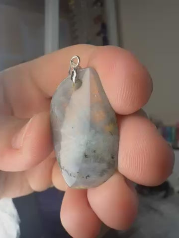 Labradorite Pendant
